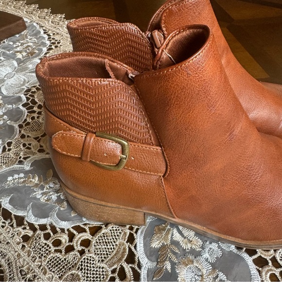 Bare Traps booties EUC - Picture 3 of 9